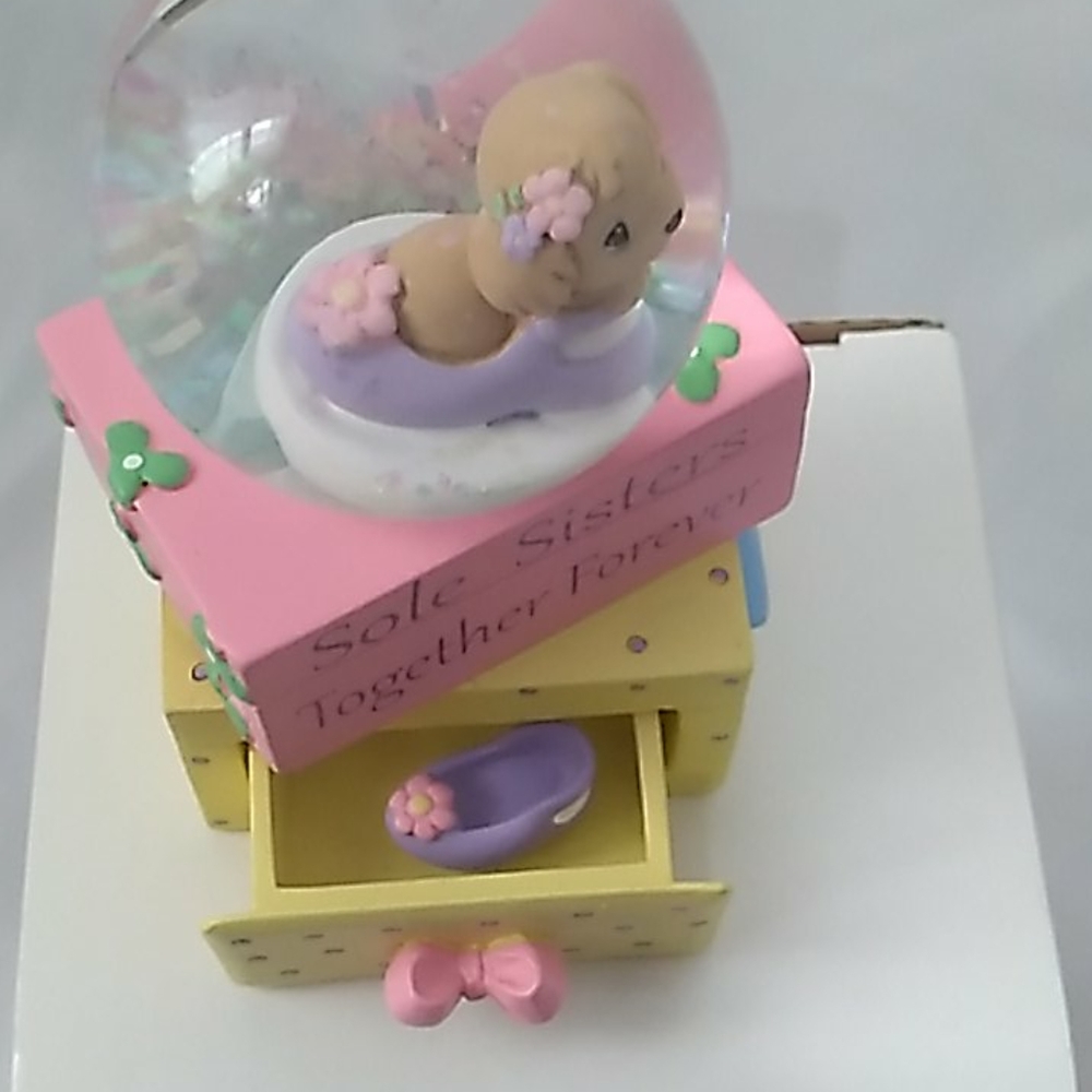 Precious Moments water globe - Picture 5 of 9
